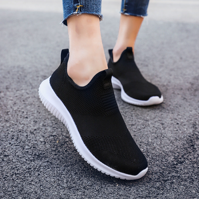 2022 Spring Men Shoes Slip On Casual Shoes Lightweight Comfortable Breathable Couple Walking Sneakers Feminino Zapatos Hombre 48