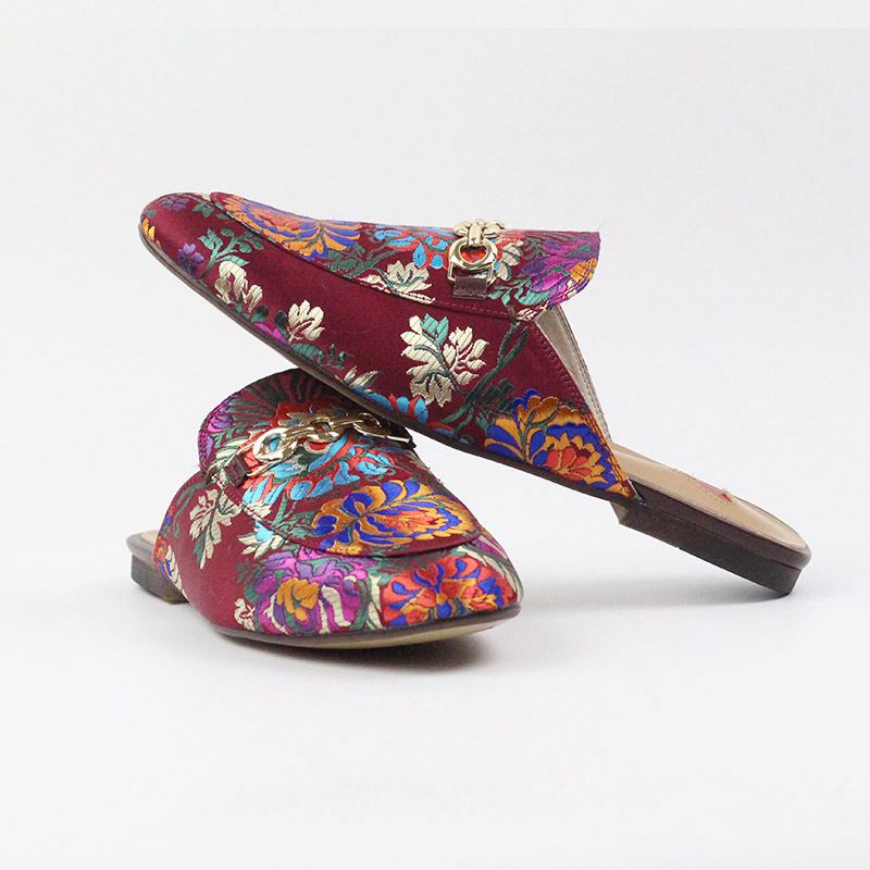 2023 Genuine Leather Brand Summer Shoes Slip On Large Size Embroidery Flat With Slingback Outside Slippers Metal Chains Mules