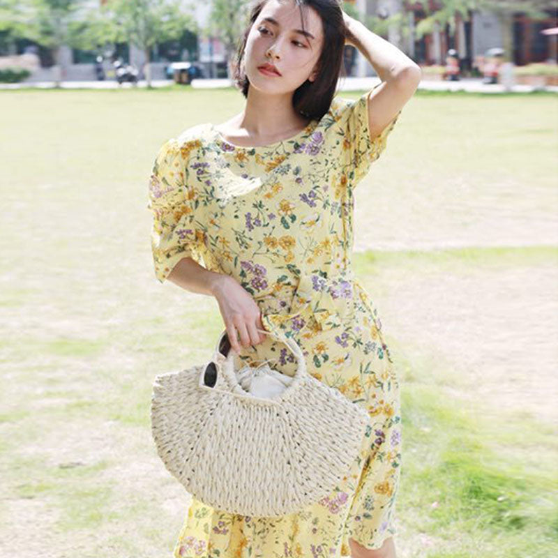 2023 New Handmade Bag Women Pompon Beach Weaving Ladies Paper Straw Bag Wrapped Beach Bag Moon Shaped Bag