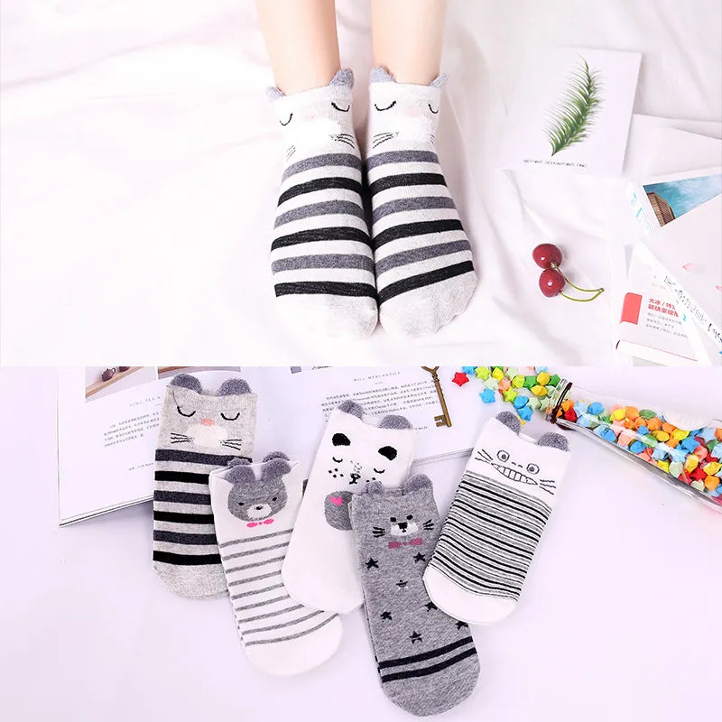 5 Pairs Lot Cotton Women Socks Female Casual Boat Pack Cartoon Harajuku Unicron Cat Cute Invisiable Funny Girl Ankle Slipper Set