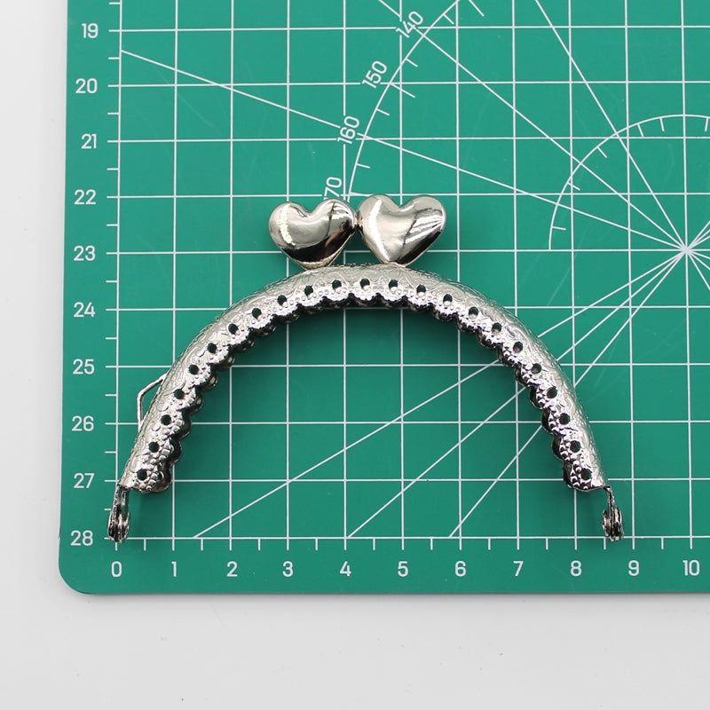 Lionsen 8.5Cm Heart Head Metal Purse Frame Handle For Clutch Bag Coin Kiss Clasp Lock Antique Bronze Hardware Bag Accessory
