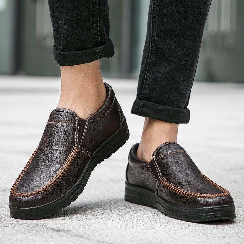 Men Loafers Light Leather Casual Shoes 2021 Autumn Male Outdoor Walking Shoes Comfortable Mens Sneakers Soft Loafers Men'S Shoes