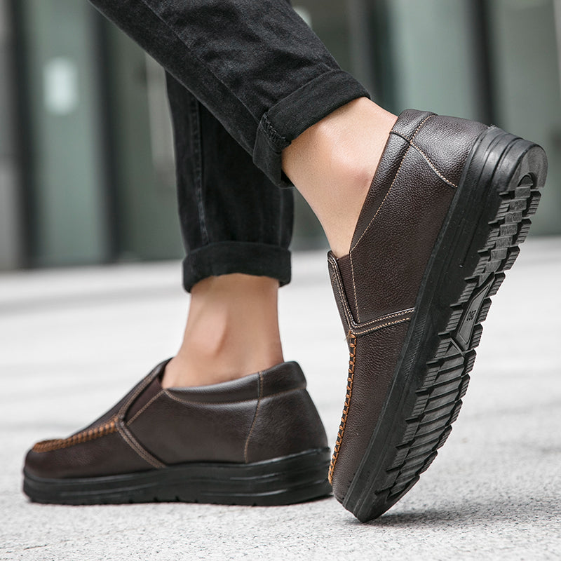 Men Loafers Light Leather Casual Shoes 2021 Autumn Male Outdoor Walking Shoes Comfortable Mens Sneakers Soft Loafers Men'S Shoes