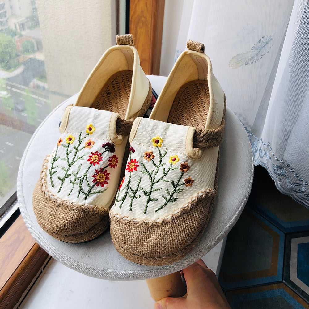 Veowalk Flowers Embroidered Women Handmade Linen Canvas Slip-On Loafers Comfortable Low Top Sneakers Vegan Ladies Bohemian Shoes